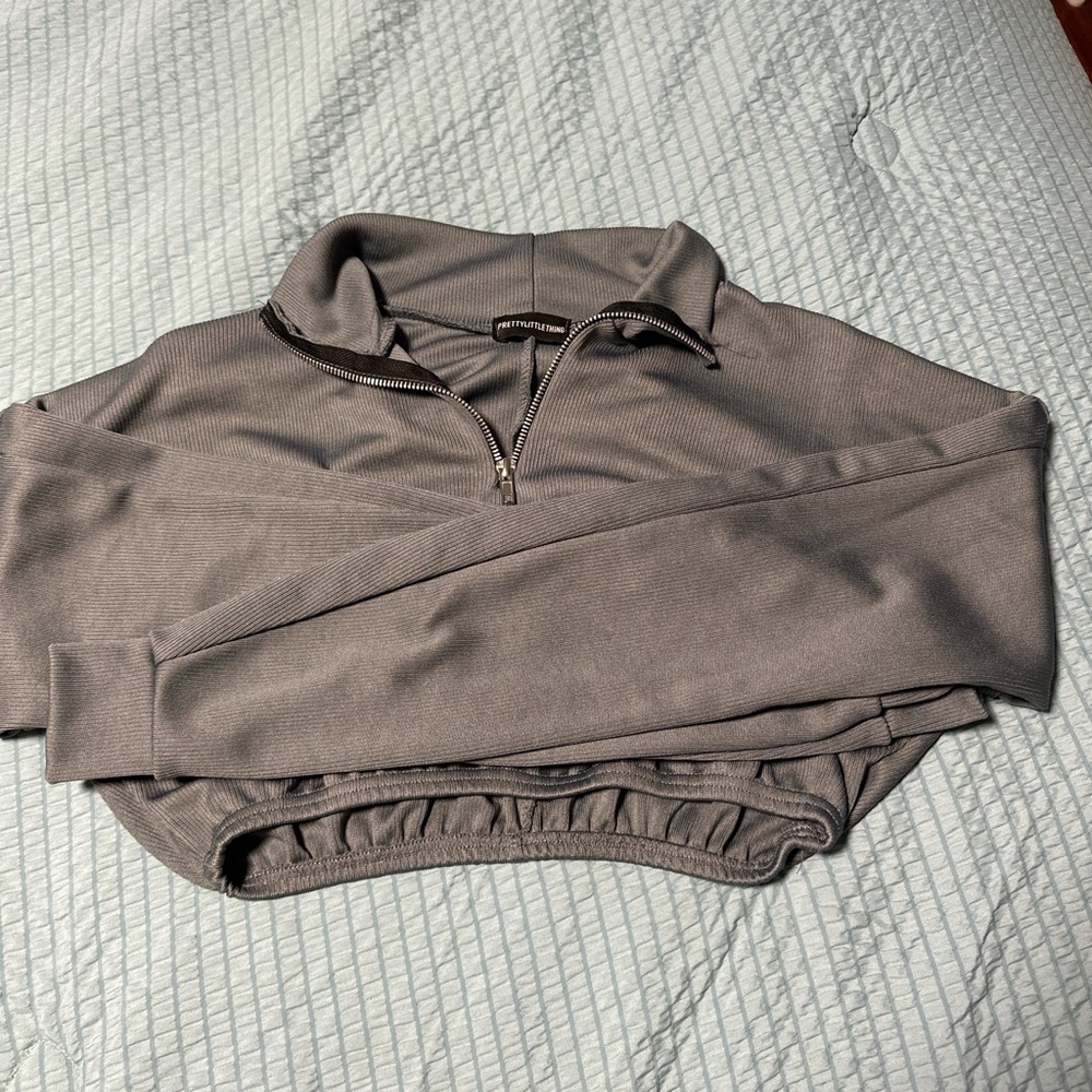 PrettyLittleThing Blue/Gray Zip-Up Crop Top